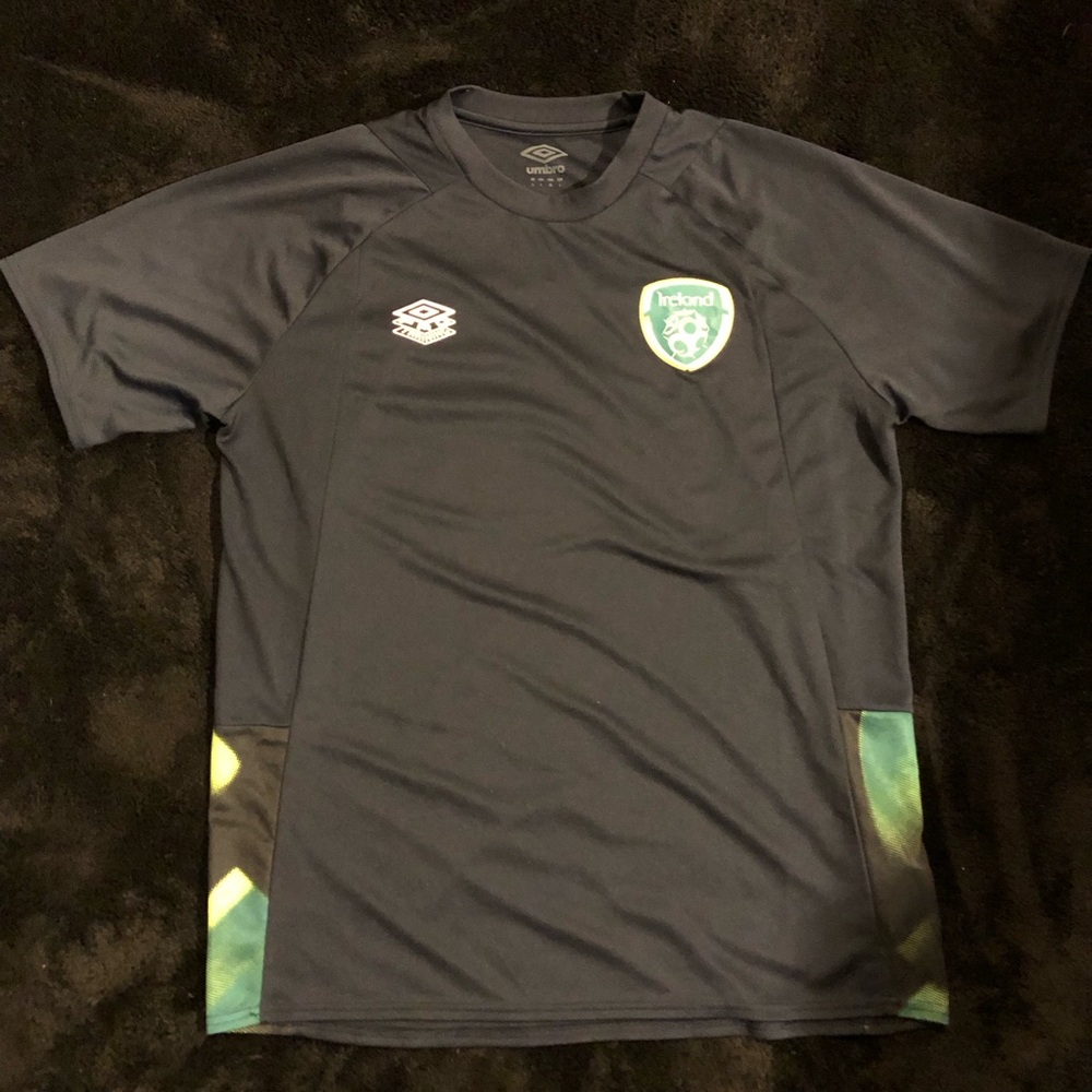 Umbro Navy Ireland Football Soccer Tee with Green Crest World Cup